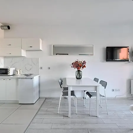 Urban Nest Group - Walowa 25c Apartman *