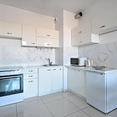 Urban Nest Group - Walowa 25c *